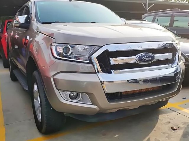 Bán Ford Ranger XLT 2.2L 4x4 MT 2017, màu vàng, số sàn