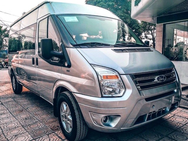 Ford Transit Mid, SVP, Luxury đời 2019, tặng full phụ kiện, trả trước 150tr, có xe ngay LH: 09087031770