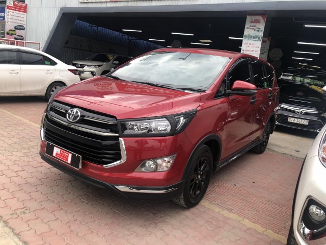 Innova Venturer 2019 màu đỏ lướt nhẹ, LH 0907969685 nhận ưu đãi giá nhé0