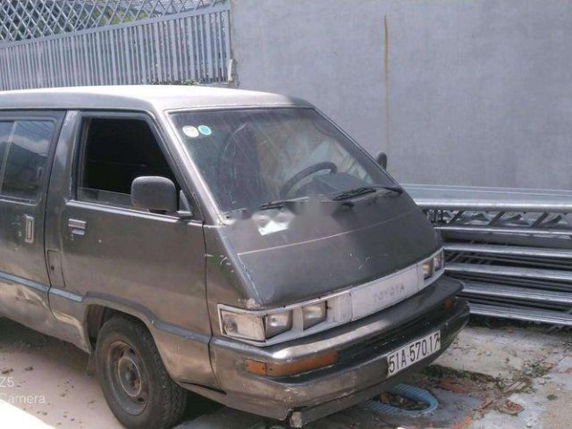 Bán Toyota Hiace đời 1999, màu xám, nhập khẩu nguyên chiếc