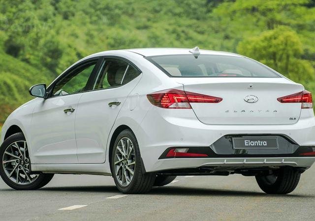 Hyundai Elantra 2.0 AT giá 679 triệu tặng phụ kiện - hỗ trợ vay 80% - Hotline/Zalo 09167352390