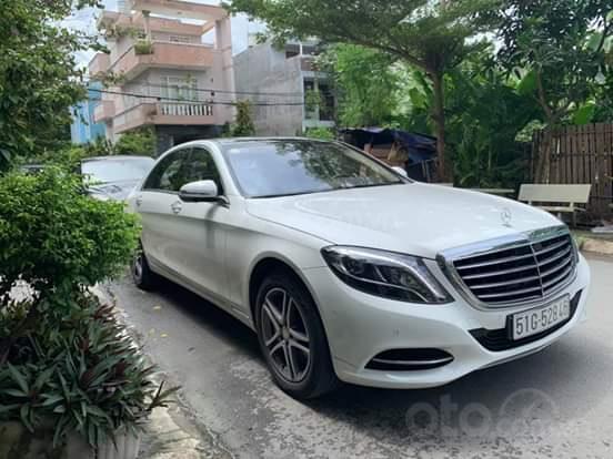 Bán xe con Mercedes E200 sản xuất 2013, màu trắng, nhập khẩu0