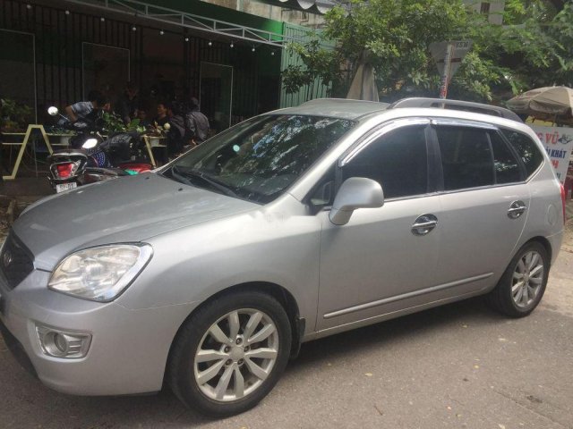 Bán xe Kia Carens 2011, màu bạc, giá cạnh tranh0