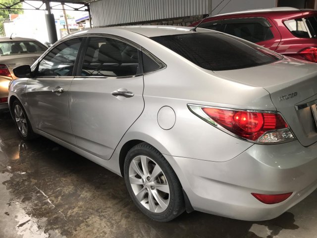 Bán Hyundai Accent 1.4AT màu bạc số tự động, nhập Hàn Quốc 2012, biển Đồng Nai, đi 41000km