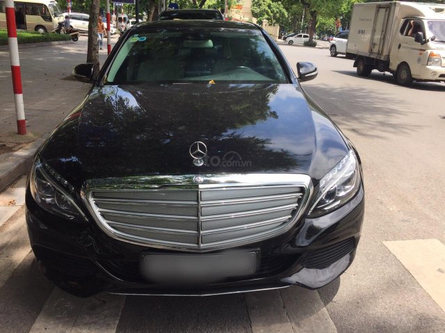 Cần bán xe Mercedes C250 đời 2015, màu đen0