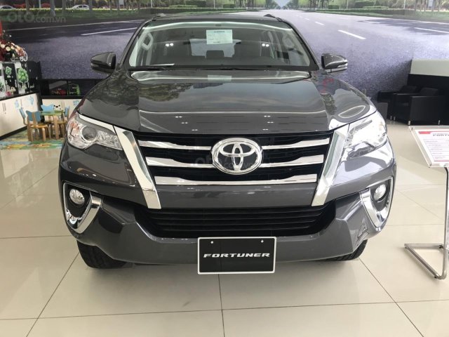 Bán xe Toyota Fortuner 2.8V, SX 2019, xe mới0