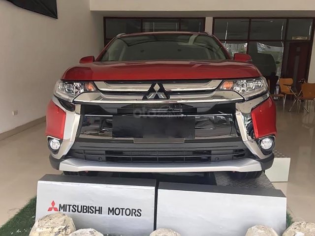 Bán Mitsubishi Outlander 2.0 CVT Premium năm 2019, màu đỏ0