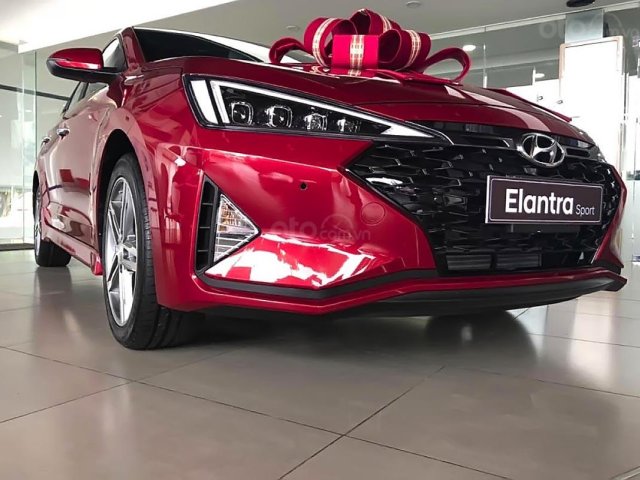 Bán Hyundai Elantra Sport 1.6 AT sản xuất năm 2019, màu đỏ