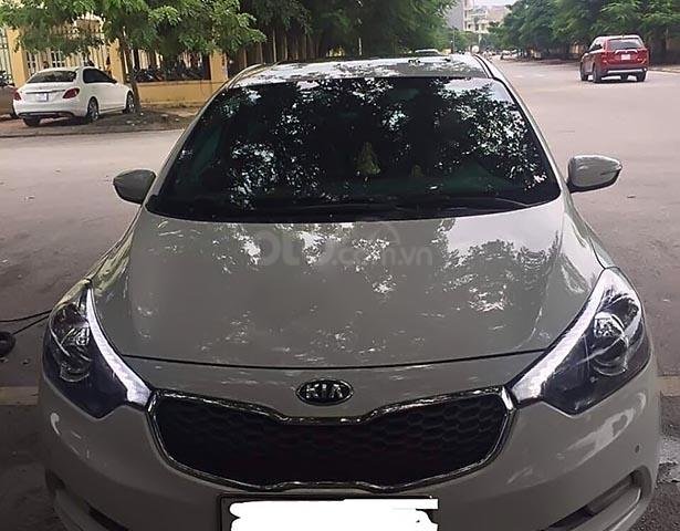 Cần bán gấp Kia K3 2.0 AT đời 2015, màu trắng, giá tốt0