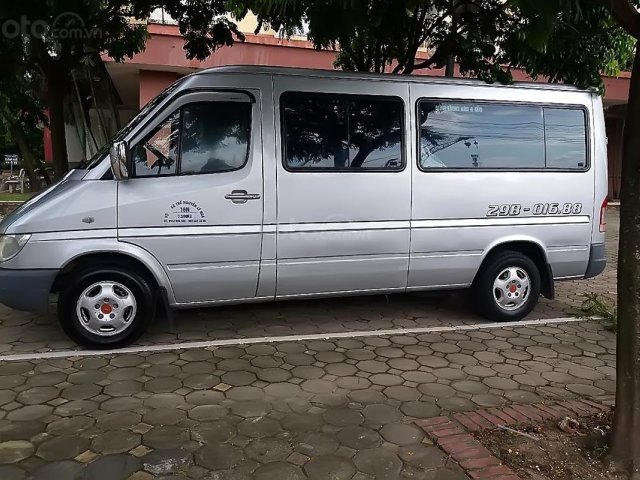 Cần bán gấp Mercedes Sprinter đời 2005, màu bạc, 215tr0