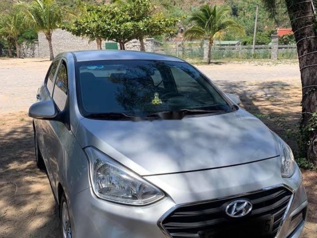 Cần bán xe Hyundai Grand i10 đời 2017, màu bạc, xe nhập còn mới 0