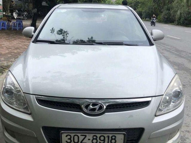 Cần bán Hyundai i30 sản xuất năm 2007, màu bạc, xe nhập còn mới  0