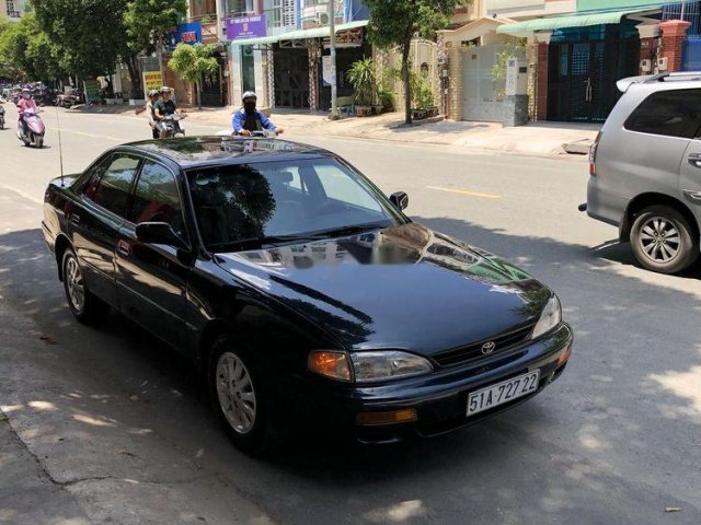 Bán Toyota Camry đời 1992, nhập khẩu, màu xanh rêu0