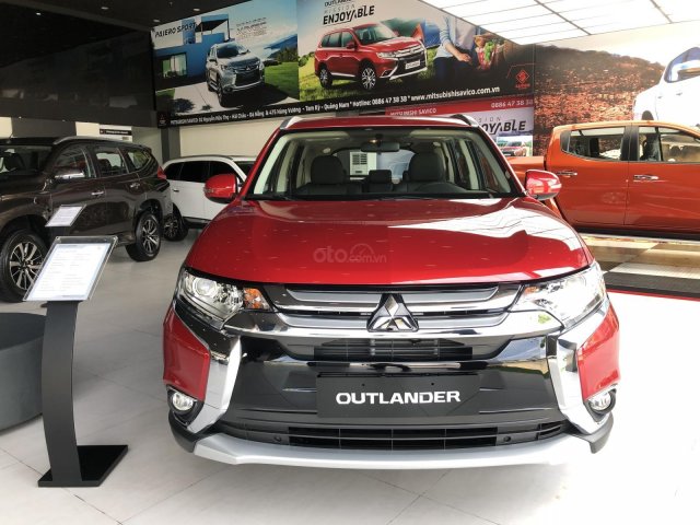 [Giá sốc] Sở hữu ngay Mitsubishi Outlander chỉ 270 triệu, chỉ 8L/100km, nhiều quà tặng hấp dẫn. Gọi: 0905.91.01.990