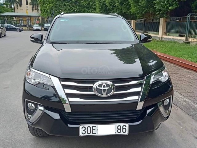 Toyota Fortuner 2.7V 4x2 AT màu đen, sản xuất 2017, nhập khẩu, biển Hà Nội0