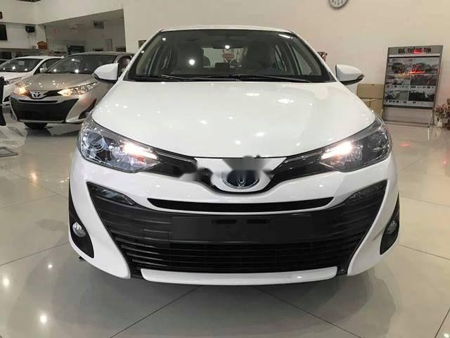 Bán xe Toyota Vios đời 2019, màu trắng, mới hoàn toàn