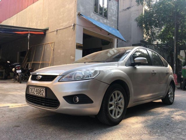 Bán Ford Focus 2010, màu bạc, xe như mới0