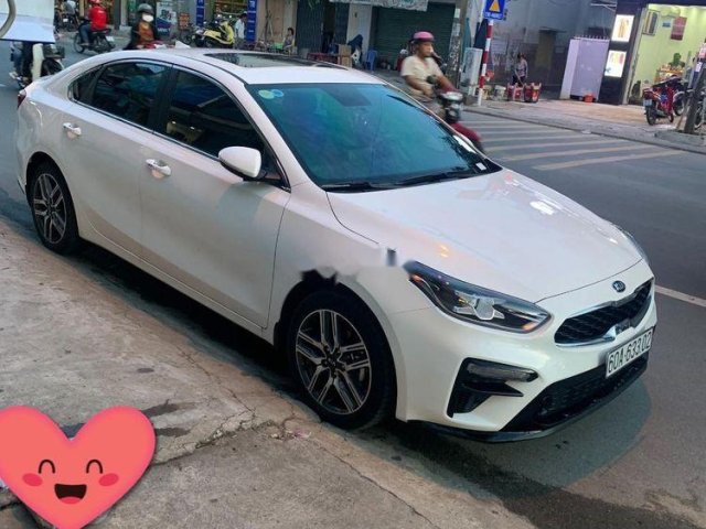 Cần bán Kia Cerato đời 2019, màu trắng, chính chủ 