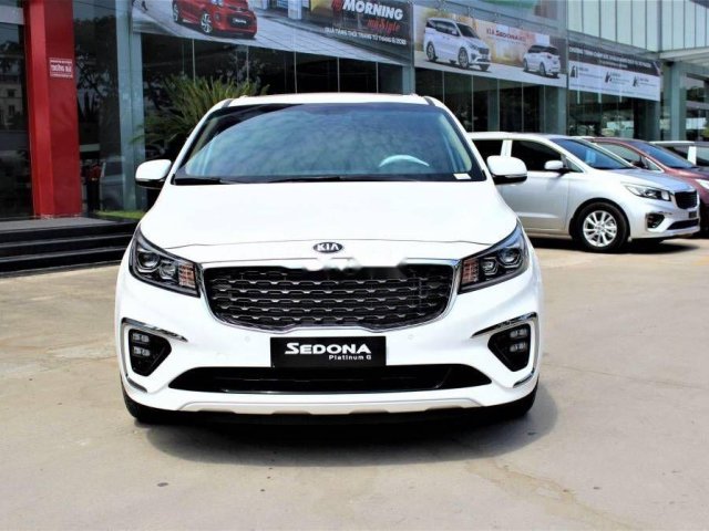 Bán ô tô Kia Sedona Luxury sản xuất 2018, màu trắng