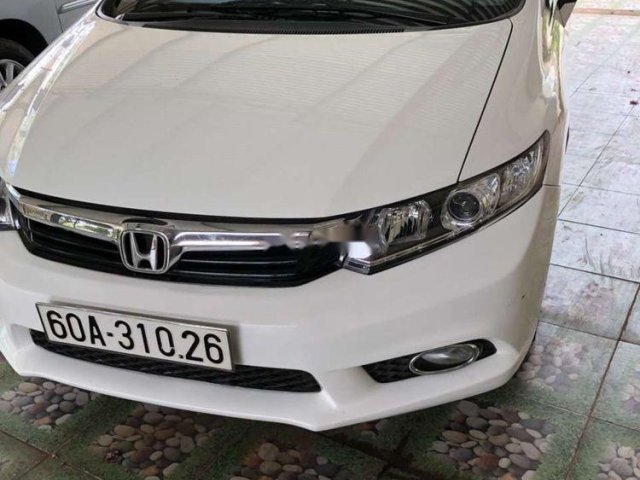 Chính chủ bán Honda Civic năm sản xuất 2014, màu trắng, giá 535tr