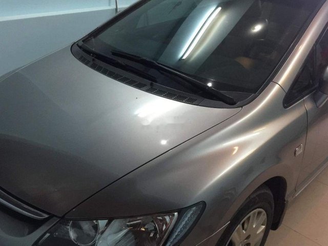 Xe Honda Civic năm sản xuất 2009, màu xám xe gia đình