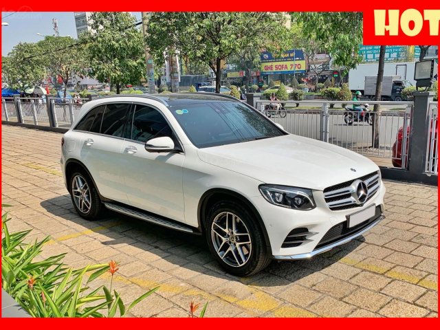 Bán xe Mercedes GLC300 4Matic 2018 cũ giá tốt, trả trước 800 triệu nhận xe ngay