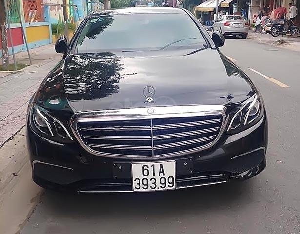 Cần bán lại xe Mercedes đời 2016, màu đen0