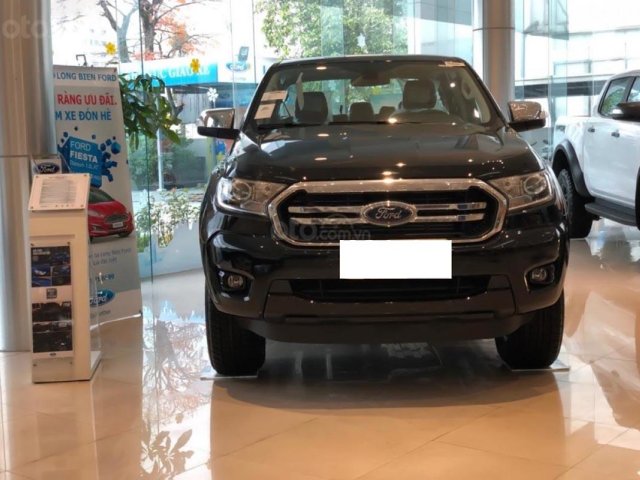 Cần bán Ford Ranger XLT MT 2018, màu đen, xe nhập0