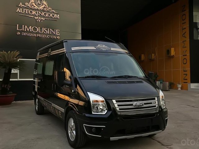 Bán xe Ford Transit Limousine năm sản xuất 2019, màu đen0