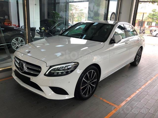 Mercedes C200 2019, giá KM còn 1.329 tỷ