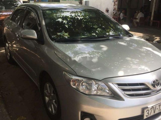 Bán xe cũ Toyota Corolla Altis sản xuất 2010, màu bạc