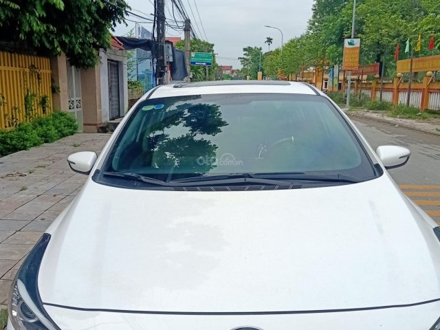 Bán xe Kia Cerato bản AT đời 2018, màu trắng0