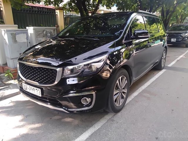 Bán Kia Sedona năm sản xuất 2016, màu đen  0