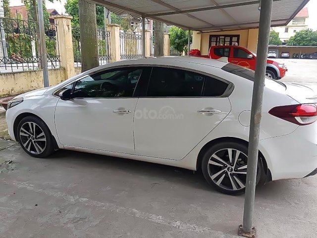 Bán xe Kia Cerato 2.0 sản xuất 2018, màu trắng, giá tốt0