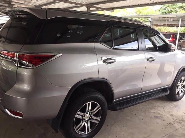 Bán Toyota Fortuner 2.4G 4x2 MT đời 2018, màu bạc, xe nhập0