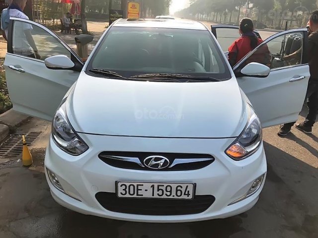 Bán Hyundai Accent sản xuất 2011, màu trắng, nhập khẩu, số tự động0