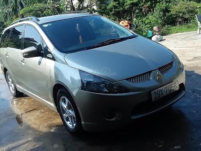 Cần bán Mitsubishi Grandis năm sản xuất 2005, màu vàng, nhập khẩu0