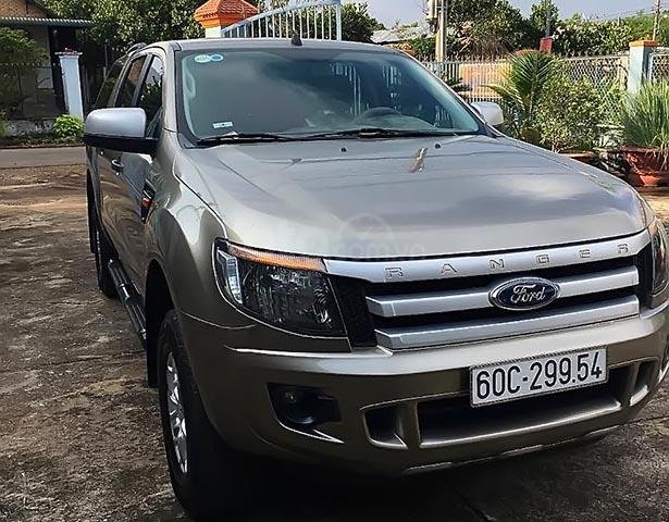 Chính chủ bán Ford Ranger XLS 2.2L 4x2 MT sản xuất 2014, màu xám, nhập khẩu0