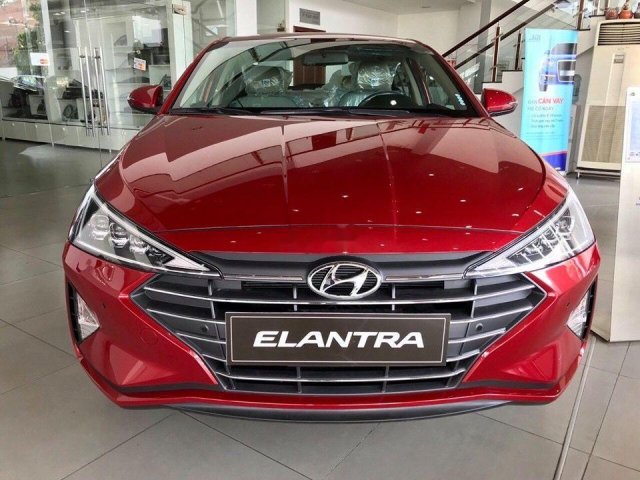 Bán xe Hyundai Elantra 1.6MT đời 2019, màu đỏ, nhập khẩu0