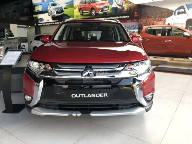 Bán Mitsubishi Outlander đời 2019, màu đỏ, giá 807tr0