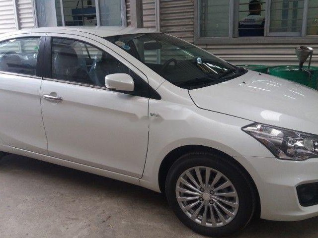 Bán Suzuki Ciaz sản xuất 2019, màu trắng, nhập khẩu