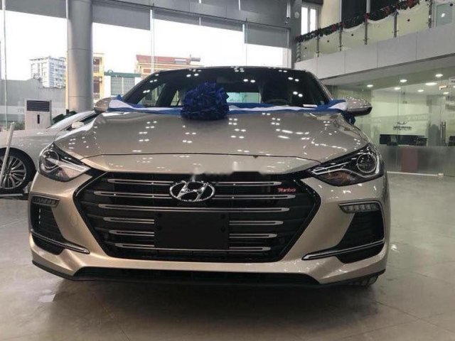 Cần bán Hyundai Elantra Sport 1.6 Turbo năm sản xuất 2019, giao nhanh0