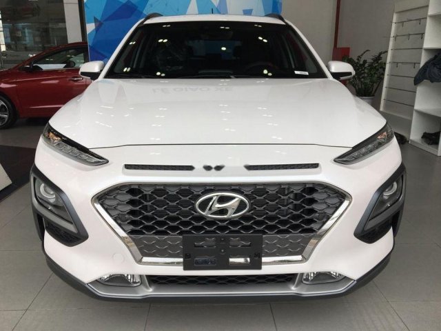 Cần bán Hyundai Kona sản xuất năm 2019, màu trắng, 605tr0