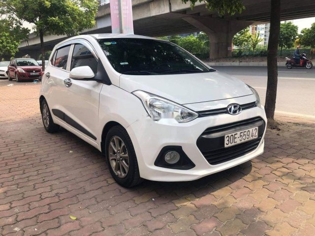 Bán Hyundai Grand i10 năm 2016, màu trắng, nhập khẩu như mới0