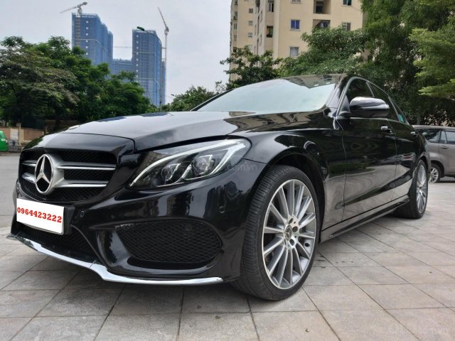 Bán Mercedes C class C300 AMG sản xuất 2017 form 20180