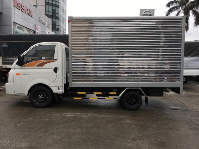 Hyundai Porter H150 nhập khẩu 1,5 tấn trả góp 100 triệu