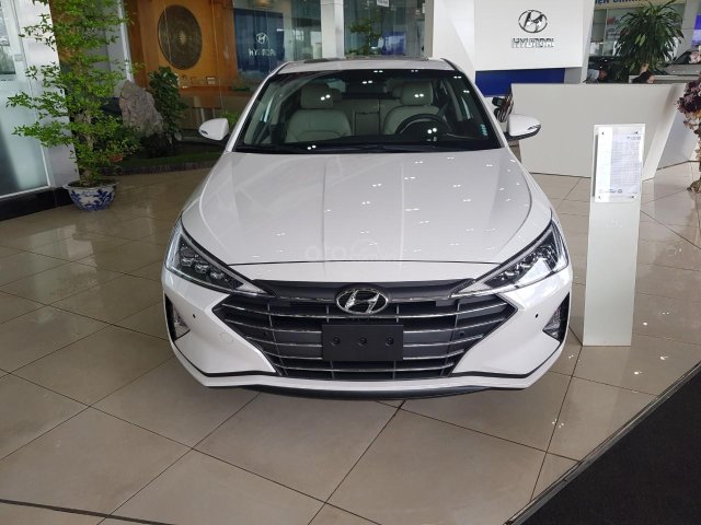 Elantra khuyến mại tới 30tr đồng, xe giao ngay. Gọi Mr Khải 09616372880