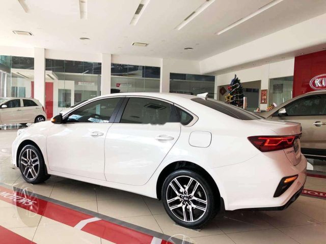 Bán Kia Cerato năm 2019, màu trắng, ưu đãi khủng