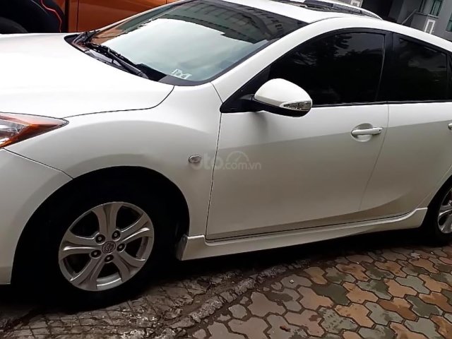 Bán xe Mazda 3 năm sản xuất 2010, màu trắng, nhập khẩu nguyên chiếc số tự động0