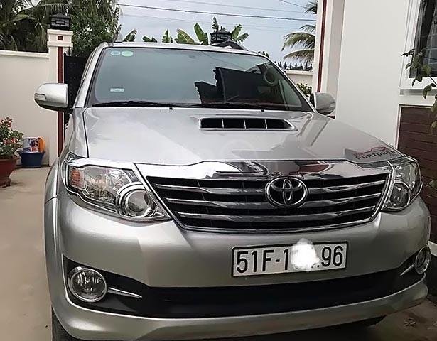 Cần bán lại xe Toyota Fortuner 2.5G sản xuất 2015, màu bạc  0